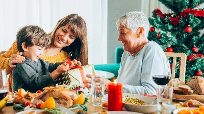 Making The Season Bright: Holiday Caregiving Tips Making The Season Bright: Holiday Caregiving Tips